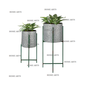 Pot de fleurs sur mesure, forme et design tendance, couleur laiton doré, à prix abordable - Product Image 5