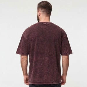 Camiseta de hombre personalizada de gran tamaño con lavado ácido, estilo casual vintage, de algodón de alta calidad y peso pesado. - Product Image 3