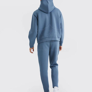 Survêtement élégant pour homme en tissu doux et coupe décontractée, idéal pour la salle de sport, la course à pied et un usage quotidien confortable. - Product Image 3