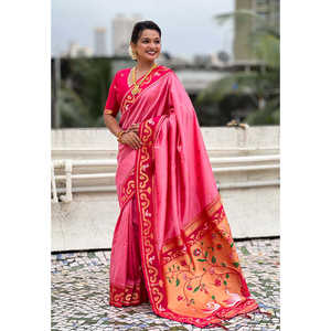 Sari en soie Paithani Rajhans tissé en zari rose bébé, vêtements indiens et pakistanais - Product Image 1