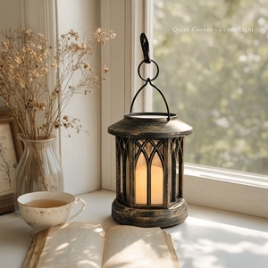 Lanterne marocaine de prestige avec un design architectural en métal et un verre texturé pour une décoration intemporelle du Ramadan et des mariages - Product Image 3