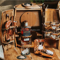 Mini-bar à whisky, avec différentes combinaisons d'articles, mini-bar pour les amateurs de whisky