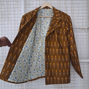 Channi Textiles Premium Handgefertigter Baumwoll-Ikat Daunenmantel Unisex Winterbekleidung Blazer Offene Vorderseite Strickjacke V-Ausschnitt Übergroß Locker - Product Image 3