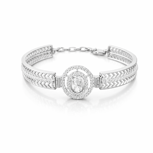 Brazalete de Plata de Ley 925 con Halo Ovalado de Diamantes, Acabado Plateado, Diseño Elegante con Eslabones Calados, Joyería para Mujer - Product Image 1