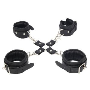 Menottes et attaches de cheville en cuir noir avec rembourrage et chaînes métalliques pour une retenue sécurisée - Product Image 1