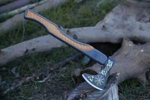 Hacha Tomahawk Hecha a Mano por BA Enterprises, Acero con Alto Contenido de Carbono, Hacha para Acampar al Aire Libre, Mango de Madera de Fresno, Hacha de Supervivencia, Funda de Cuero 1 - Product Image 3