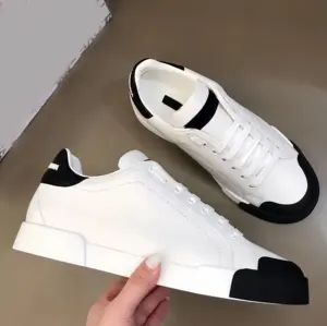 รองเท้าลำลองดีไซน์เนอร์สำหรับผู้ชายและผู้หญิง คุณภาพสูง หนัง D a G ระบายอากาศได้ดี แบบสวม หุ้มข้อต่ำ ปิดด้วยเชือกผูก เหมาะสำหรับกิจกรรมกลางแจ้ง เดินเล่น - Product Image 3