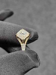 Anillo de diamantes cultivados en laboratorio con corte Asscher al por mayor para unisex, anillo de tres piedras de oro macizo de 14k, regalo de promesa de boda para novia - Product Image 6