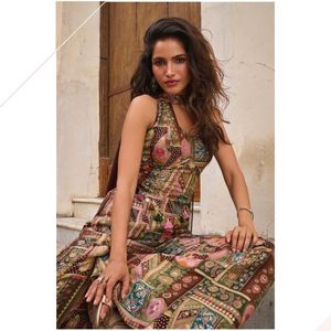 Ensemble haut et palazzo en viscose jacquard de soie Banarasi de qualité supérieure avec dupatta choker ornée à la main par des designers de Royal Exports - Product Image 6