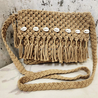 Sac à bandoulière en macramé crème naturelle avec détail de coquillage et glands Sac à main en crochet artisanal avec franges et sangle tressée Parfait