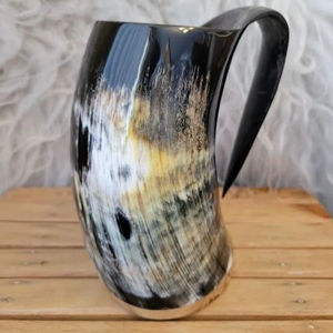 Taza ecológica de cuerno de búfalo pulido y grabado, con tamaño y logotipo personalizables - Product Image 1