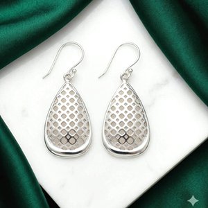 Boucles d'oreilles pendantes en argent sterling 925 plaqué or 18 carats pour femmes, design minimaliste en forme de poire, légères, à porter tous les jours, cadeau - Product Image 1