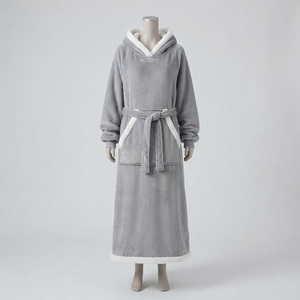 Bata de forro polar gris con capucha para mujer, manga larga, con cinturón y bolsillos, color liso, para invierno, informal, forrada, de longitud completa, 100% algodón, de alta calidad. - Product Image 1