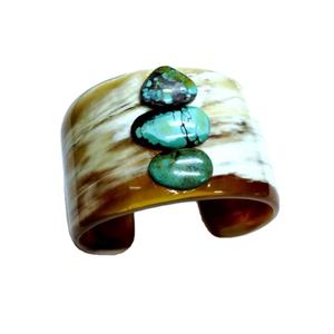 HERMOSOS puños, brazaletes y pulseras de cuerno de búfalo natural hechos de cuerno de búfalo real, disponibles en una variedad de elegantes - Product Image 1