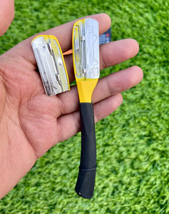 Navaja de Afeitar Recta Amarilla Personalizada, No Plegable, de Una Sola Hoja, de Acero Inoxidable de Alta Calidad para Afeitado en Húmedo para Hombres - Product Image 6