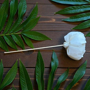 ดอกไม้โซล่าวู้ด VADEE SOLA WOOD FLOWER ทำมือ ดอกไม้โซล่าวู้ดสีงาช้างแบบยั่งยืน ขนาด 8.5 ซม. ทำจากเส้นใยพืชเซสบานียา จากประเทศไทย - Product Image 4