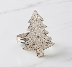 Anneaux de serviette de Noël en argent, décorations de table métalliques élégantes pour les fêtes, idéales pour les hôtels - Product Image 1