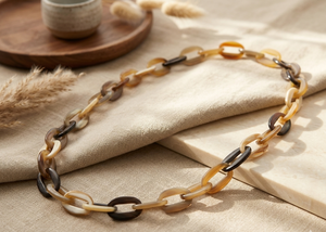 Collier élégant en corne naturelle fait main pour femme – Bijou de style fête de 40 cm, Fourniture en gros pour boutiques - Product Image 3