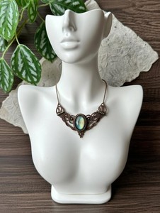 Collar con Colgante Solitario de Amatista Chapado en Oro, Joyería Clásica para Mujer, Regalo, Engaste de Bisel, Aleación, Macramé, Certificado IGI - Product Image 4