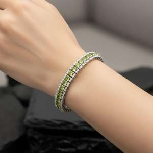 Bracelet tennis carré en péridot, accents en argent sterling 925, bijou élégant en pierres précieuses, cadeau pour femme - Product Image 4