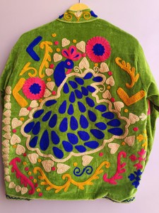 Chaqueta de Mujer con Bordado Suzani de Pavo Real en Colores Vibrantes, Estilo Boho Chic, Prenda Exterior Artística para Damas - Product Image 3