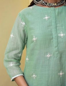 ชุดเซ็ตเสื้อผ้า KV สีเขียวพาสเทล แต่งกระจก ทรงเอไลน์ (ชุด 2 ชิ้น) - Product Image 6