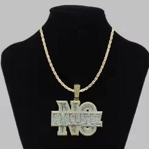 Colgante de letra con incrustaciones de moissanita, corte brillante redondo, engaste de bisel, personalizado estilo Hip-Hop, con nombre, en Plata 925 bañada en rodio - Product Image 1