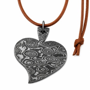 Collar con Colgante de Corazón de Acero de Damasco, Diseño Moderno Hecho a Mano, Regalo para el Día de San Valentín - Product Image 5