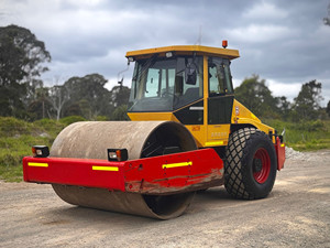 Rouleau compresseur vibrant d'occasion Caterpillar CS-683E/CS683 de haute qualité, rouleau compresseur routier Cat CS683 d'occasion en bon état - Product Image 2