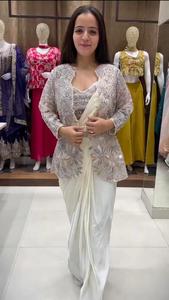 Sari en soie Creep au design exclusif et élégant avec chemisier et koti assortis, style chic, tendance, moderne, pour femme, idéal pour les fêtes. - Product Image 2