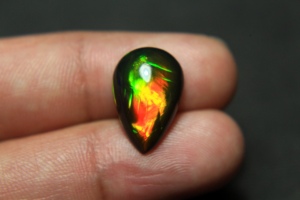 Ópalo Negro Natural 17*11.5*5.5mm Gema Cabujón Corte Pera Multicolor con Destello de Fuego Ópalo Etíope Suelto Piedra de Nacimiento de Octubre - Product Image 6