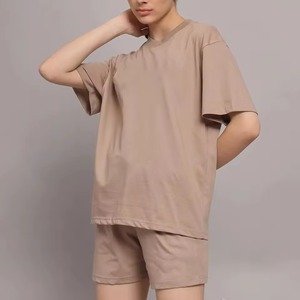 Ensemble deux pièces d'été personnalisé style Y2K rose vif pour femme, composé d'un crop top sexy en velours 100% coton et d'un short au-dessus du genou - Product Image 4