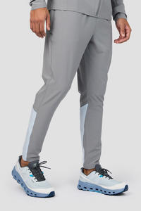 Vente flash : Survêtement coupe-vent personnalisé avec logo, imprimé hiver, séchage rapide, style streetwear, imperméable pour hommes, fabriqué au Pakistan - Product Image 3