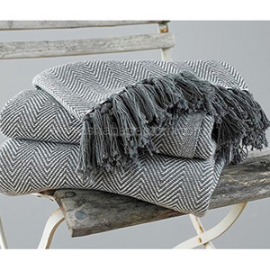 Manta de algodón gris con patrón de zigzag con borlas para el hogar 100% algodón tejido a medida de exportación India - Product Image 2