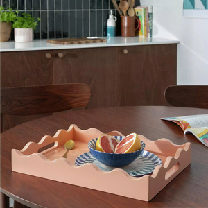 Nouveau plateau élégant à bords festonnés avec poignées, finition laquée, fabriqué à la main au Vietnam avec couleurs OEM/ODM personnalisables. - Product Image 5