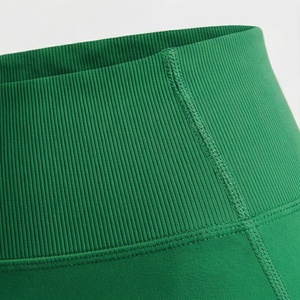 Leggings de sport taille haute personnalisés pour femmes, en polyester et élasthanne, pour le yoga, l'entraînement et la gym - Product Image 4