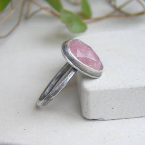 แหวนเพชรควอตซ์สตรอว์เบอร์รีแฮนด์เมดสุดหรู ชุบทอง 14K ขนาด 7.5 ประดับอัญมณีธรรมชาติ ของขวัญสำหรับผู้หญิง - Product Image 4