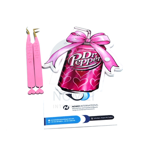 Pestañas Magnéticas Acrílicas Ecológicas Nomzi International de Primera Calidad con Diseño de Lazo Rosa y Bebida de Refresco Dr Pepper - Product Image 1