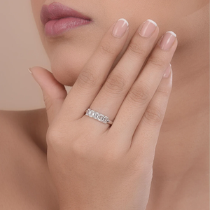 แหวนเพชรแล็บโกรว์ทรงเอเมอรัลด์ 5 เม็ด พร้อมใบรับรองและกล่องของขวัญ เครื่องประดับชั้นดีสำหรับผู้หญิง - Product Image 2