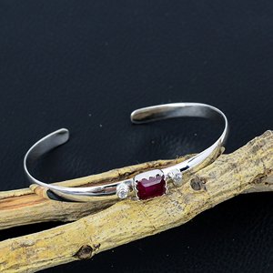 Bracelet artisanal pour femme en argent sterling 925 massif avec rubis facettés, forme octogonale, idéal pour mariage - Product Image 4