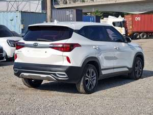 เซลโทส ปี 2021 สีขาว รถ SUV มือสอง เกียร์ออโต้ เครื่องยนต์ดีเซล ยี่ห้อเกาหลี สมาร์ทคีย์ ระบบนำทาง กล้องมองหลัง 5 ที่นั่ง พวงมาลัยซ้าย - Product Image 2