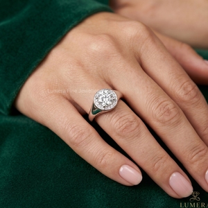 Bague de fiançailles de luxe en diamant de laboratoire avec halo, taille brillant rond, plaqué or 18 carats, pour femme, certifiée IGI - Product Image 6
