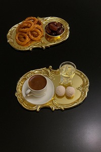 Stylish Unique Shape Gold Finished Designer Serving <b>Tray</b> Ideal For <b>Snacks</b> Serving And Guest Tea Drinks Handcrafted From India - Product Image 4