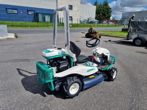 Nueva Podadora de Césped OREC RM882 de 4 Tiempos con Ancho de Corte de 250 mm y Construcción de Acero - Product Image 6