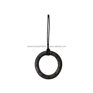 Vente en gros de collier pendentif en fer respectueux de l'environnement Bijou polyvalent et tendance Cadeau idéal pour elle et lui Disponible dans plusieurs styles - Product Image 6