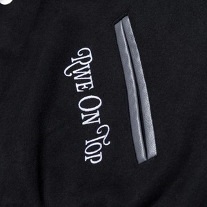 เสื้อแจ็คเก็ตวาร์ซิตี้ปักลายลำลองสำหรับผู้ชาย คอลเลคชั่นฤดูใบไม้ร่วง 2025 คุณภาพสูง กันน้ำ ระบายอากาศได้ดี เป็นมิตรกับสิ่งแวดล้อม ผลิตจากโพลีเอสเตอร์/คอตตอน สไตล์สตรีทแวร์ - Product Image 3