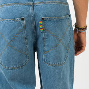 กางเกงยีนส์ทรงตรงสไตล์วินเทจ เอวกลาง สีตัดกัน ลำลอง สำหรับผู้ชาย สตรีทแวร์ฮิปฮอป เป็นมิตรกับสิ่งแวดล้อม ดีไซน์ขาดๆ สำหรับเด็กผู้ชาย - Product Image 4