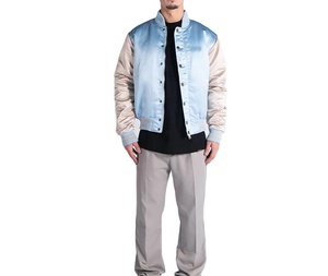 Veste de sport en satin bleu clair pour homme avec manches beiges, col montant, fermeture à boutons, vêtement décontracté pour le printemps - Product Image 5