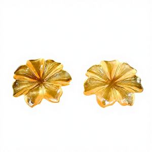 Piedras de piedra lunar de melocotón natural talladas a mano en forma de flor, cuentas de piedras preciosas sueltas de 30 mm para la fabricación de joyas, venta al por mayor de la India - Product Image 1