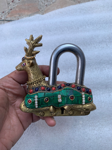 Cadenas décoratif en laiton en forme de cerf, cadenas vintage en métal en forme d'animal avec embellissement coloré, clés squelette ornées - Product Image 3